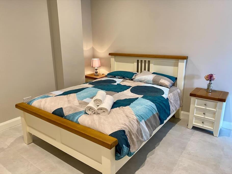 Erne Getaway No.8 Brand New 1 Bed Apartment Enniskillen Bagian luar foto