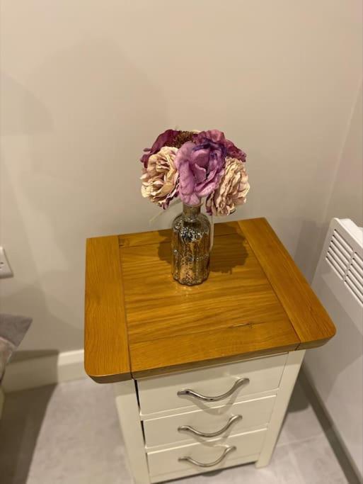 Erne Getaway No.8 Brand New 1 Bed Apartment Enniskillen Bagian luar foto