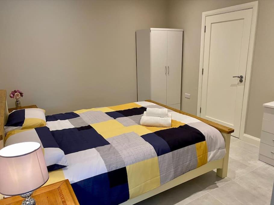 Erne Getaway No.8 Brand New 1 Bed Apartment Enniskillen Bagian luar foto
