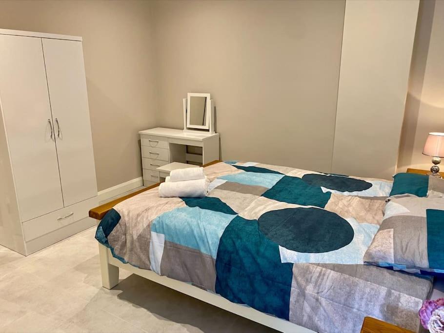 Erne Getaway No.8 Brand New 1 Bed Apartment Enniskillen Bagian luar foto