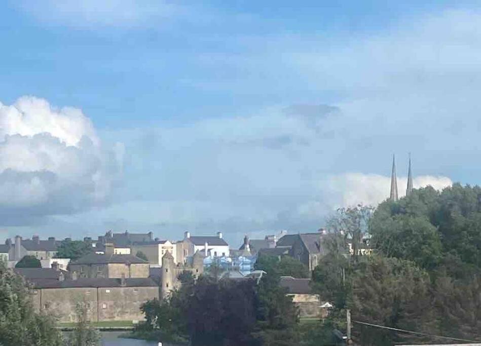 Erne Getaway No.8 Brand New 1 Bed Apartment Enniskillen Bagian luar foto